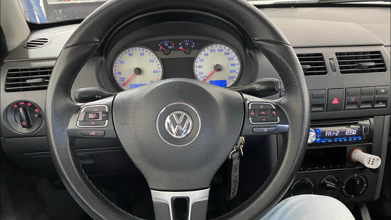 Vw Gol G3 com volante multifuncional instalado no sistema original @MS Sound Osasco