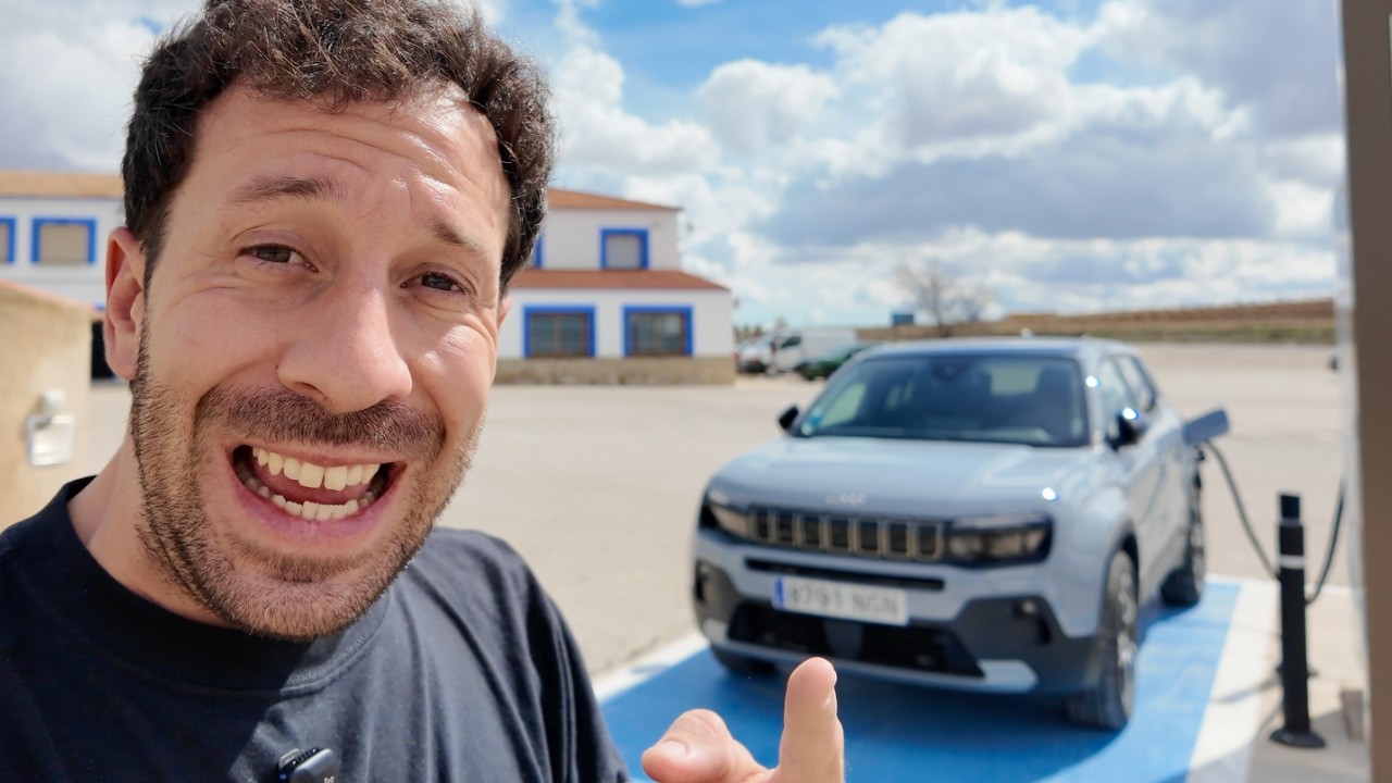 NADIE ENTIENDE que sea UN SUPERVENTAS 😅 He PROBADO el JEEP AVENGER y TE LO EXPLICO