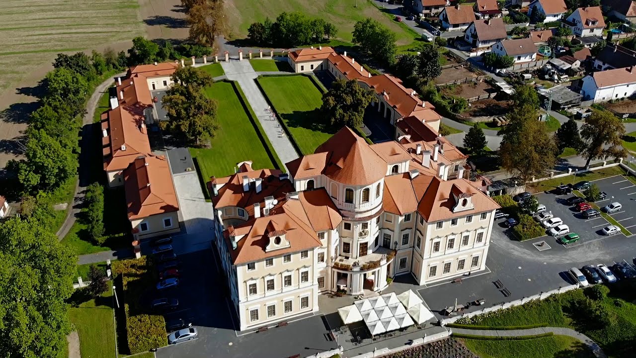 ZÁMEK  LIBLICE