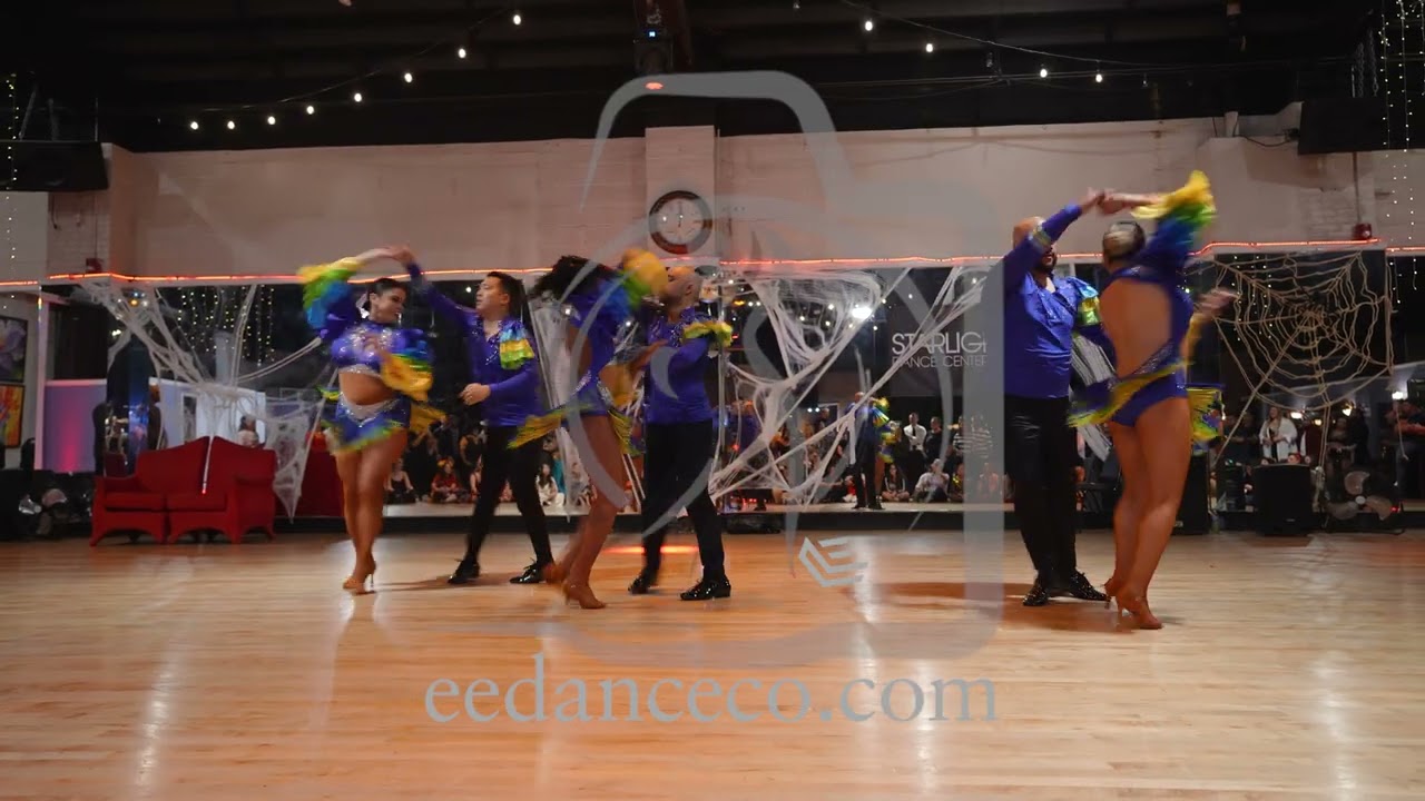 lashes performing live