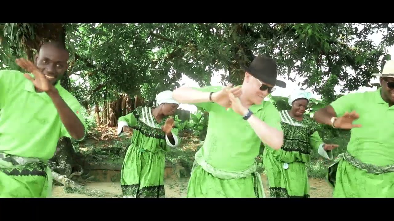 Julio Abong feat. Salle John -Tomse Loh (Official video)