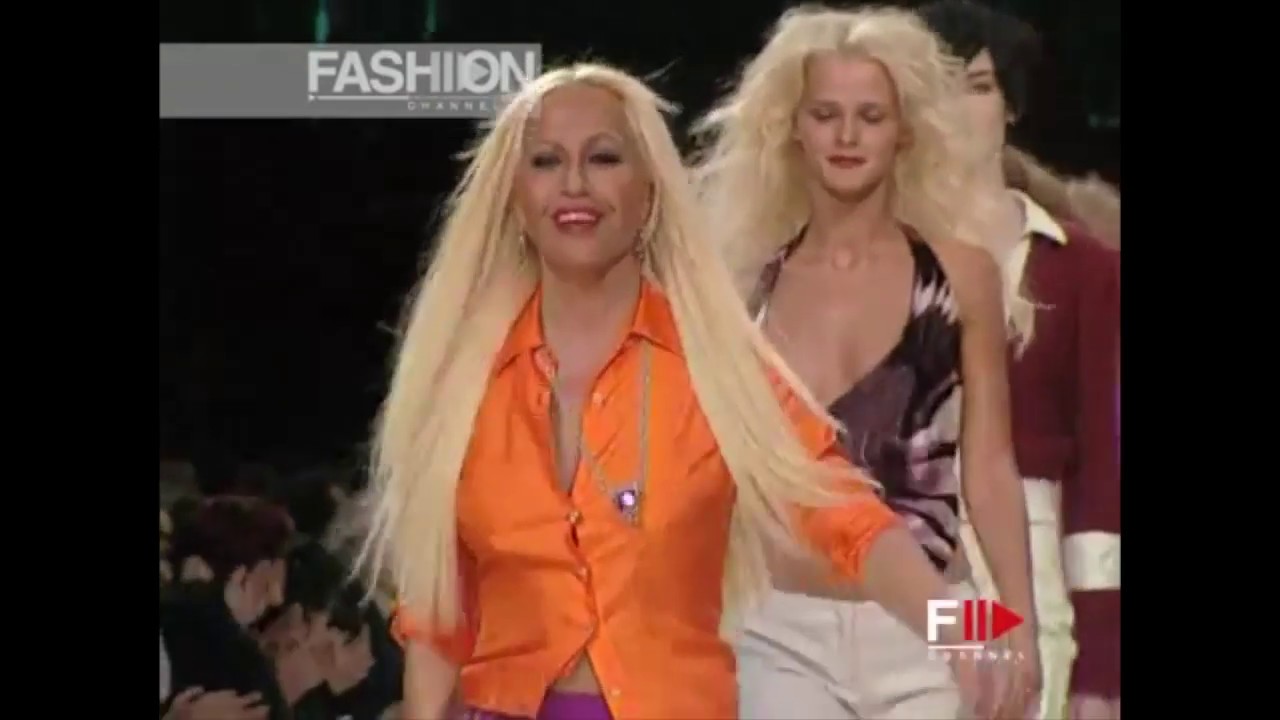 Versus Versace Fall Winter 2000-2001 Original Soundtrack Feat Gisele and Carmen Kass