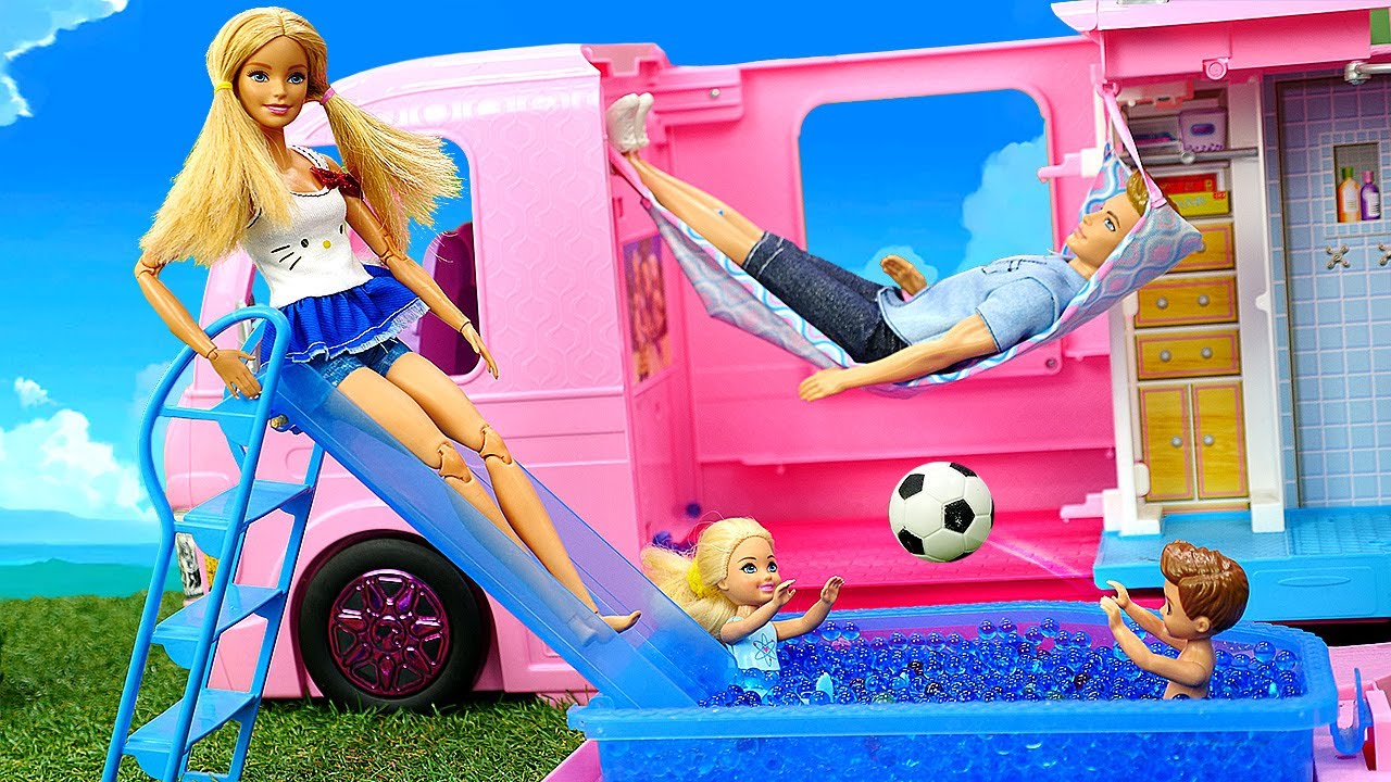 Viajando com a Barbie e sua fam&iacute;lia para o interior! Novelinha da boneca Barbie em portugu&ecirc;s