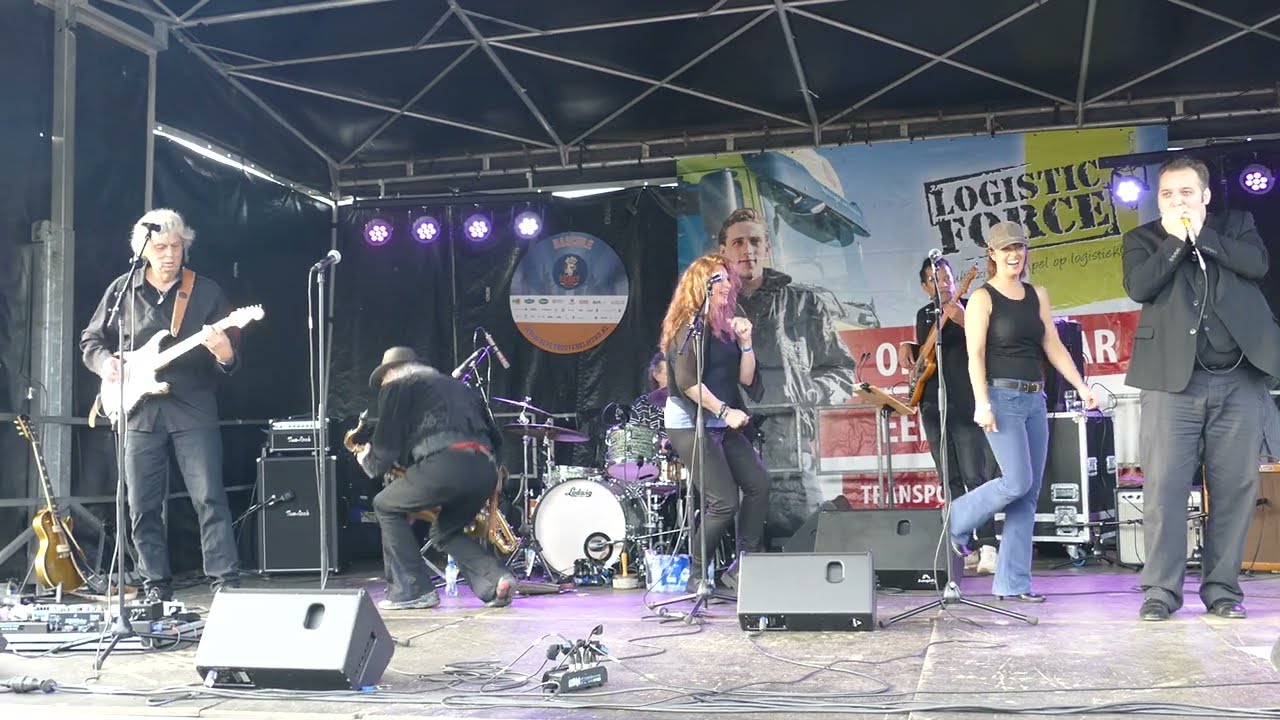 Livin'Blues Experience (4of5) Hoochie Coochie Man @ Bluesroute Helmond, oct. 2022, The Netherlands.