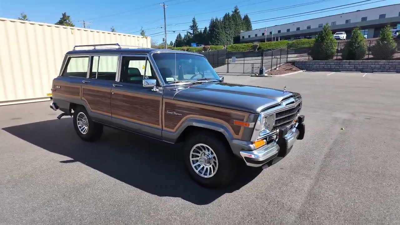 1988 Jeep Grand Wagoneer Walk Around