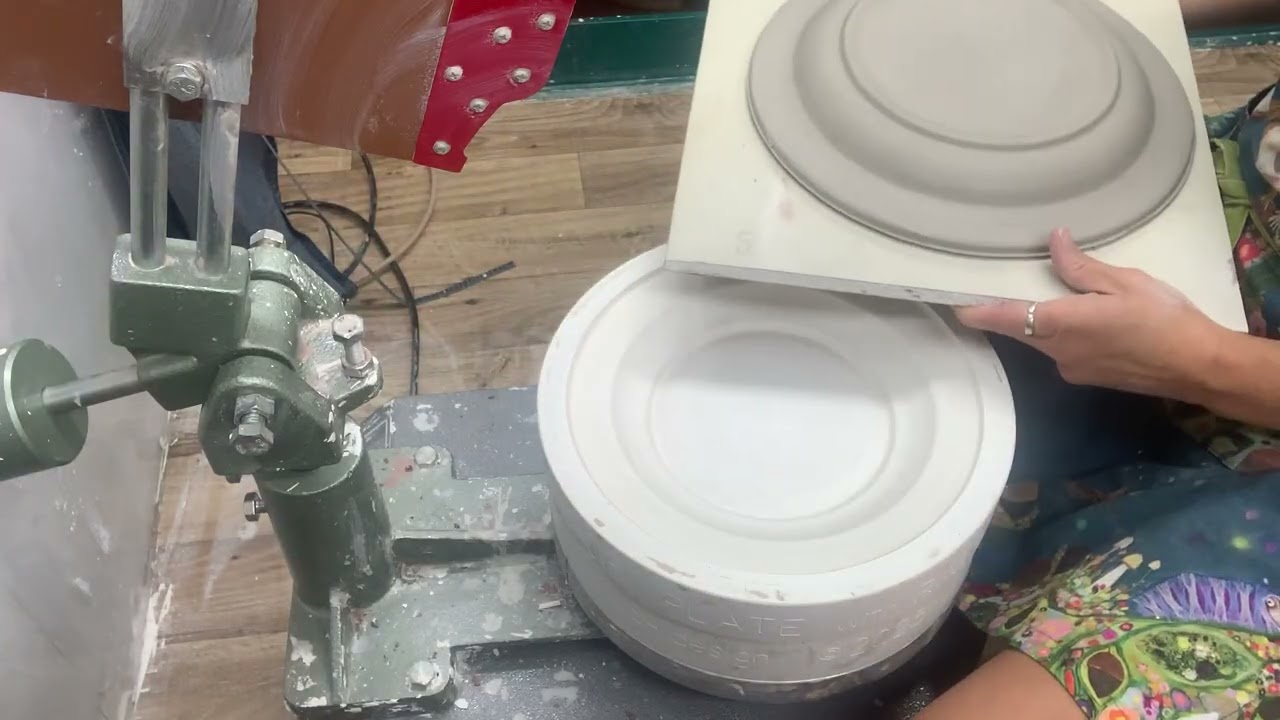 Pottery made with a jigger arm: Two mold options