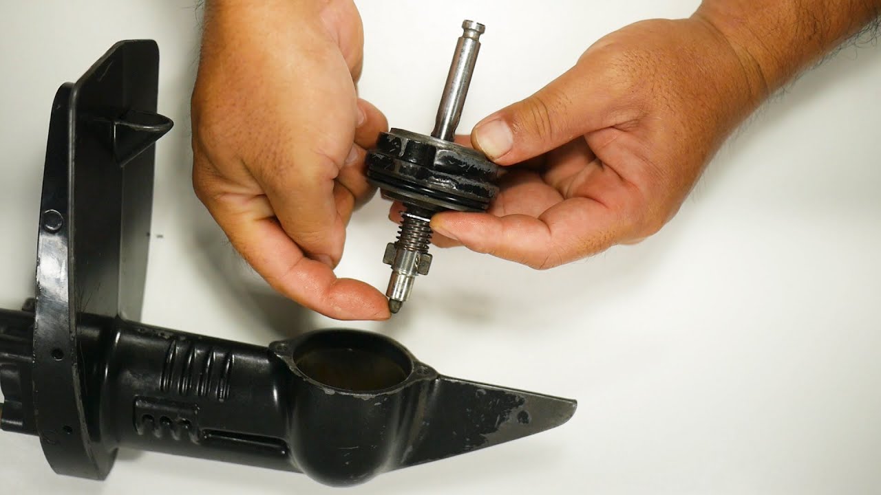 Suzuki 2.5 Hp Outboard Motor Lower Unit: Symptoms, Diagnosis, Disassembly, Rebuild.