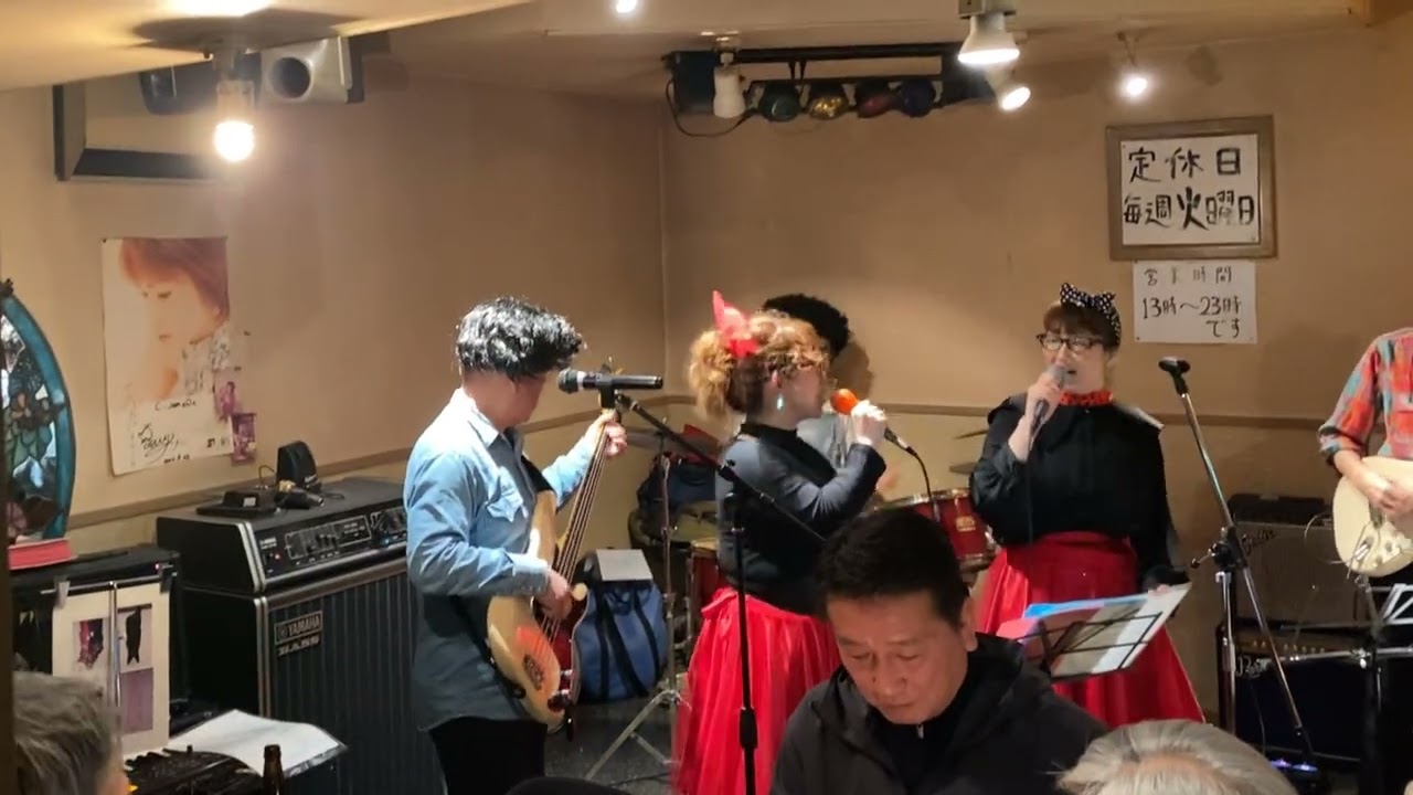 よーいスカート！(ジャンプすると下がっちゃう！)