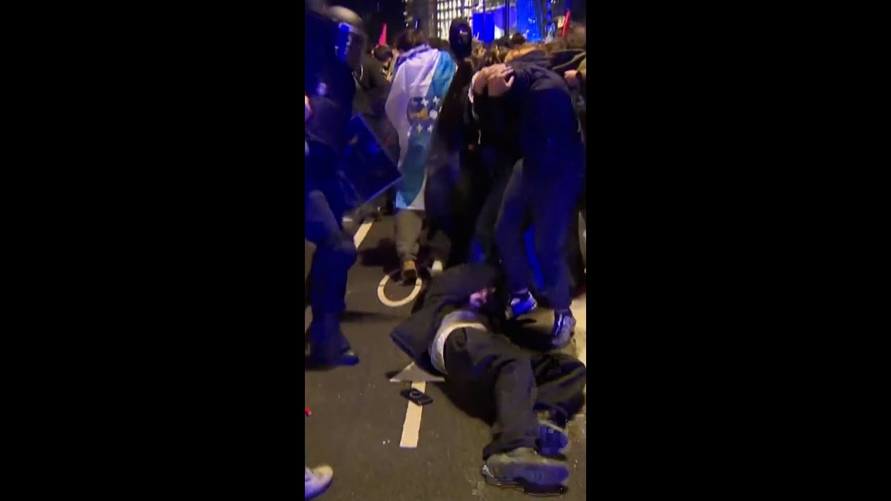 Spanish police clash with anti-far-right protesters