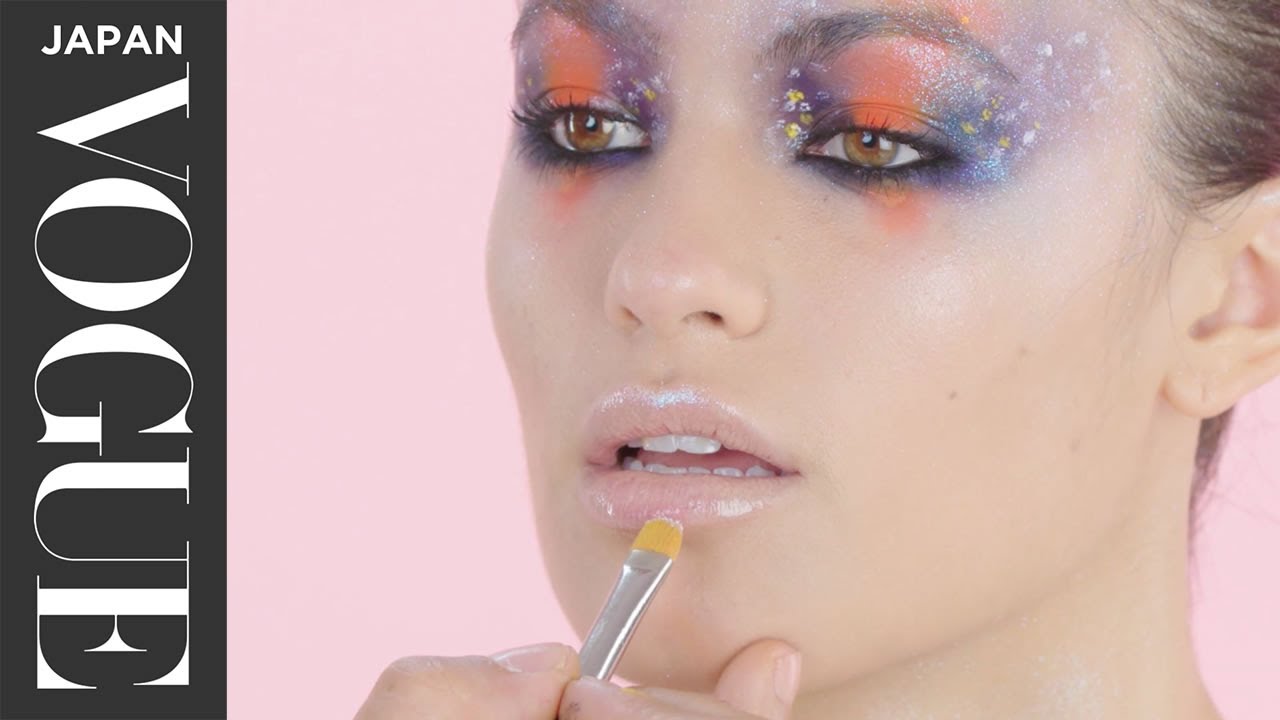 3人のプロが対決、「さそり座」をテーマにした芸術メイク。| Triple Take | VOGUE JAPAN