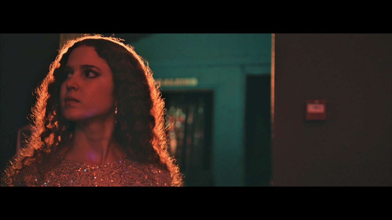 Sofia S&aacute; - PASSE O TEMPO QUE PASSAR (Videoclip Oficial)