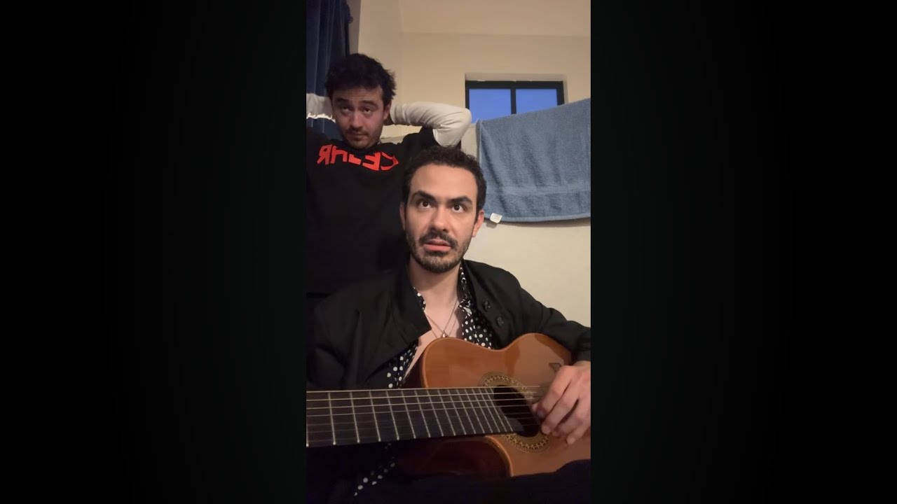 Alistándonos antes del show.