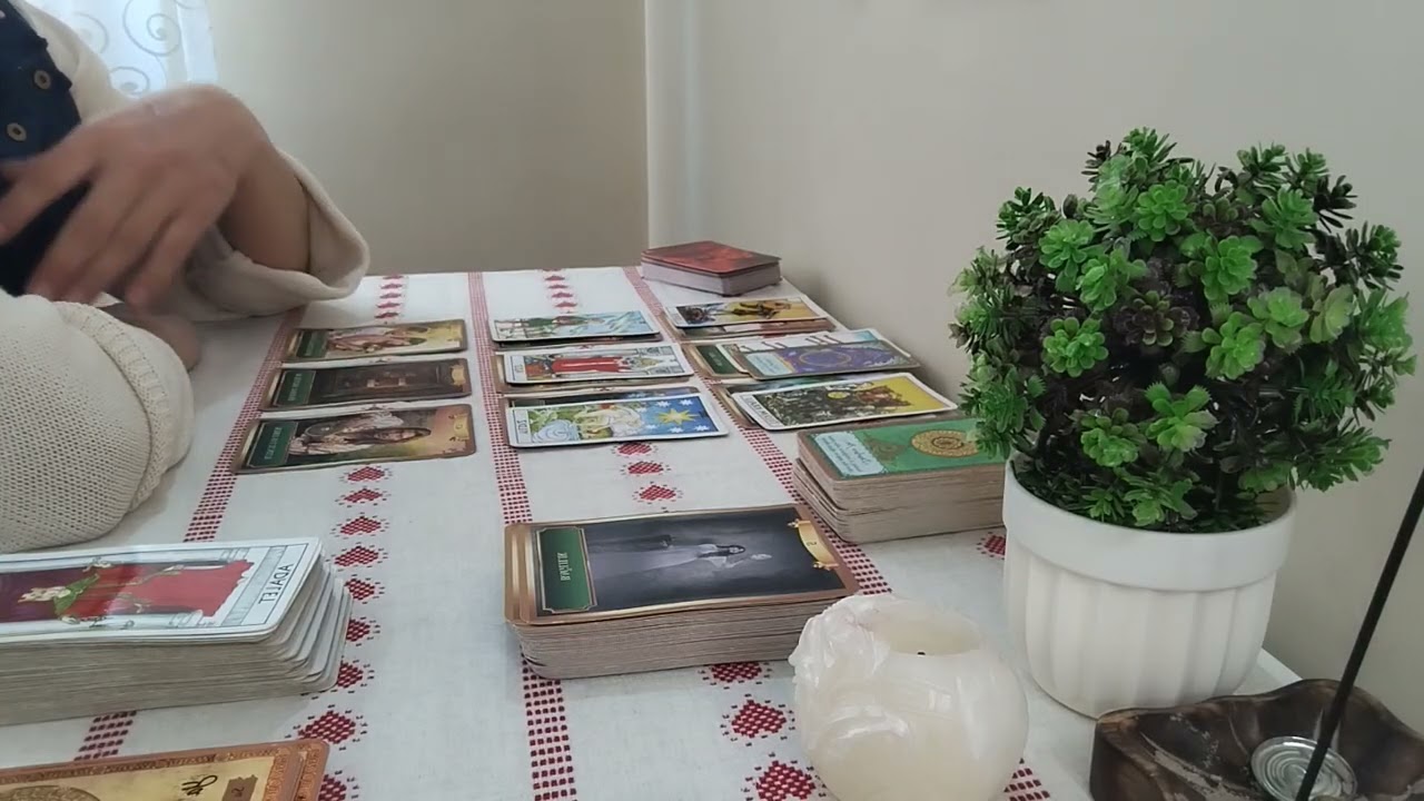 Eski devri kapatmış, yeni dönemi başlatmaya geliyor❤Aklındaki kişi🍀 #aklimdakikişi #tarot #keşfet 