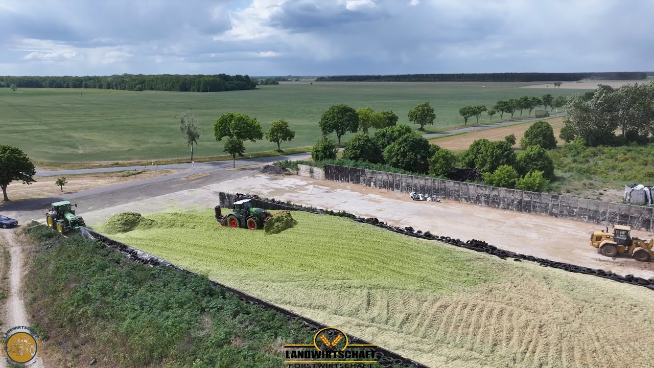 Das Silo kriegen wir heute voll! GPS Silage Schieben & Walzen Fendt 1050 Silo Space Landwirtschaft