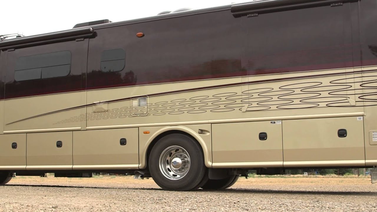 SOLD - IWS Motor Coaches 2009 Dynamax Dynaquest 34XL