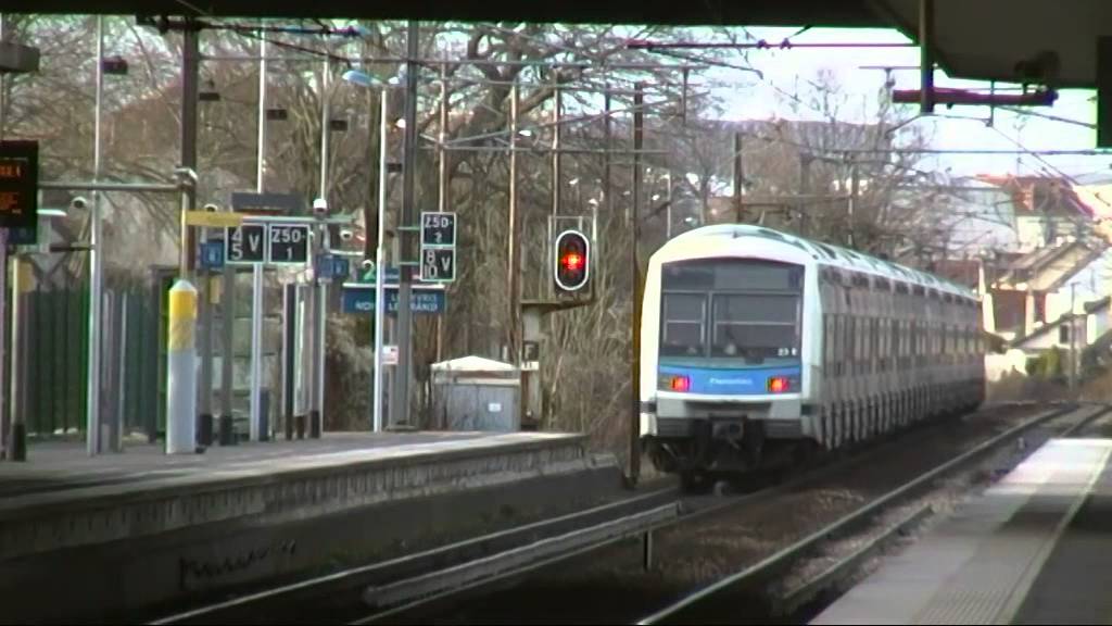 Trains sur la L.4 au Yvris Noisy le grand