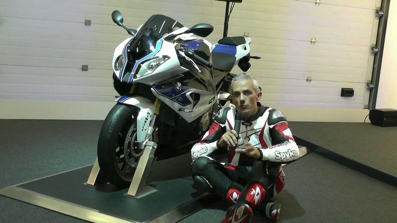 Video: in sella alla BMW HP4