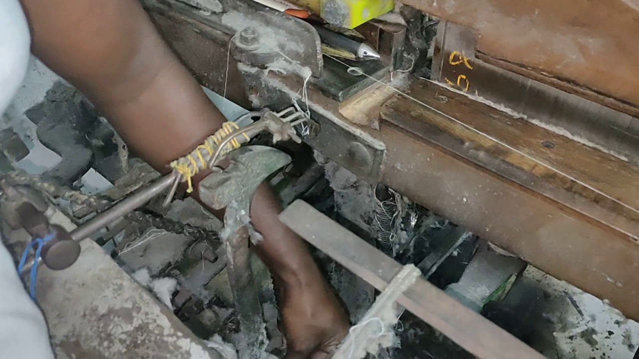 தார் இழை கட்டாகி பத்தி விழுது