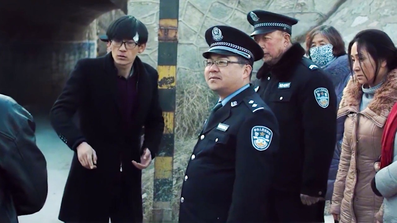 村霸因拆迁与人起争执，次日竟惨死桥洞，警方调查发现蹊跷，悬疑片