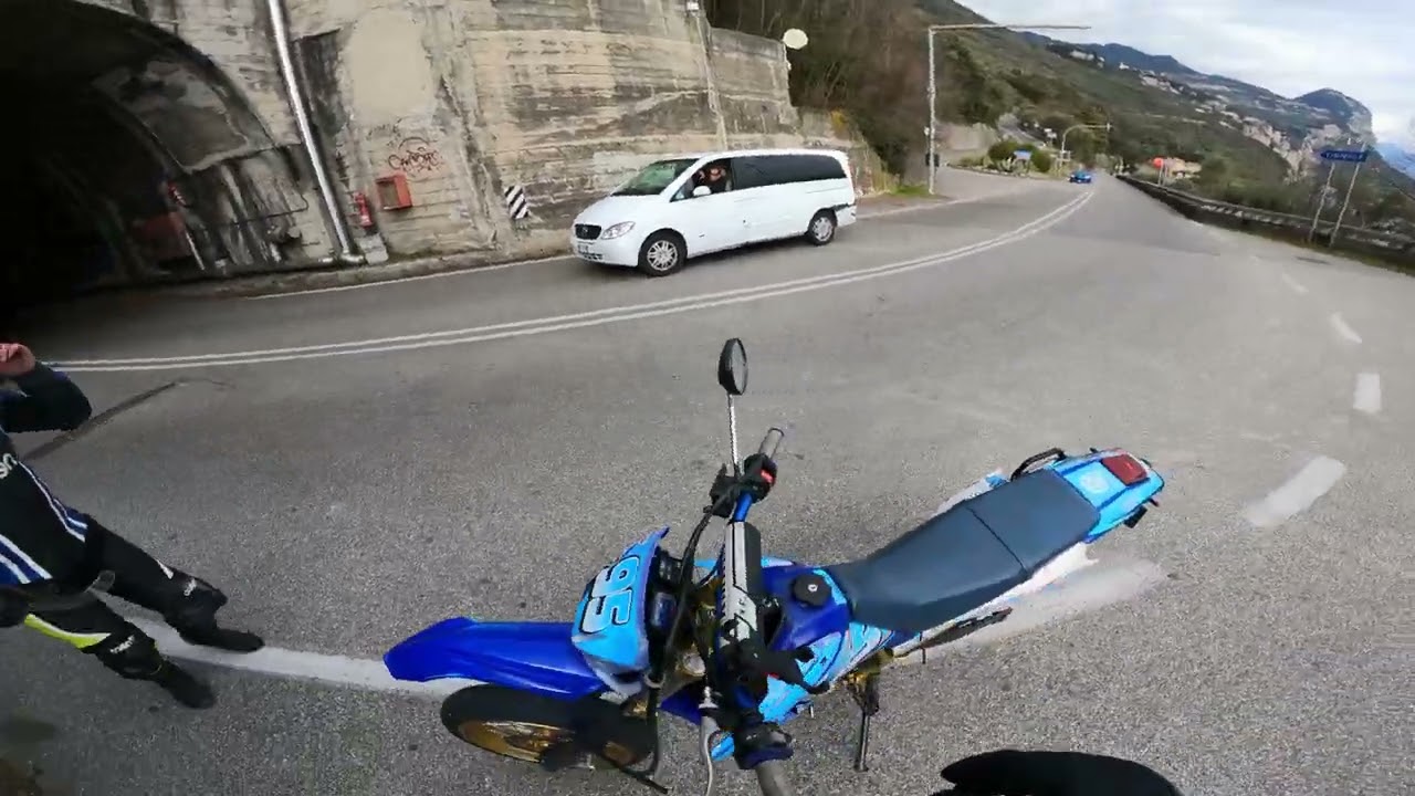 Yamaha DT 125 Supermoto POV
