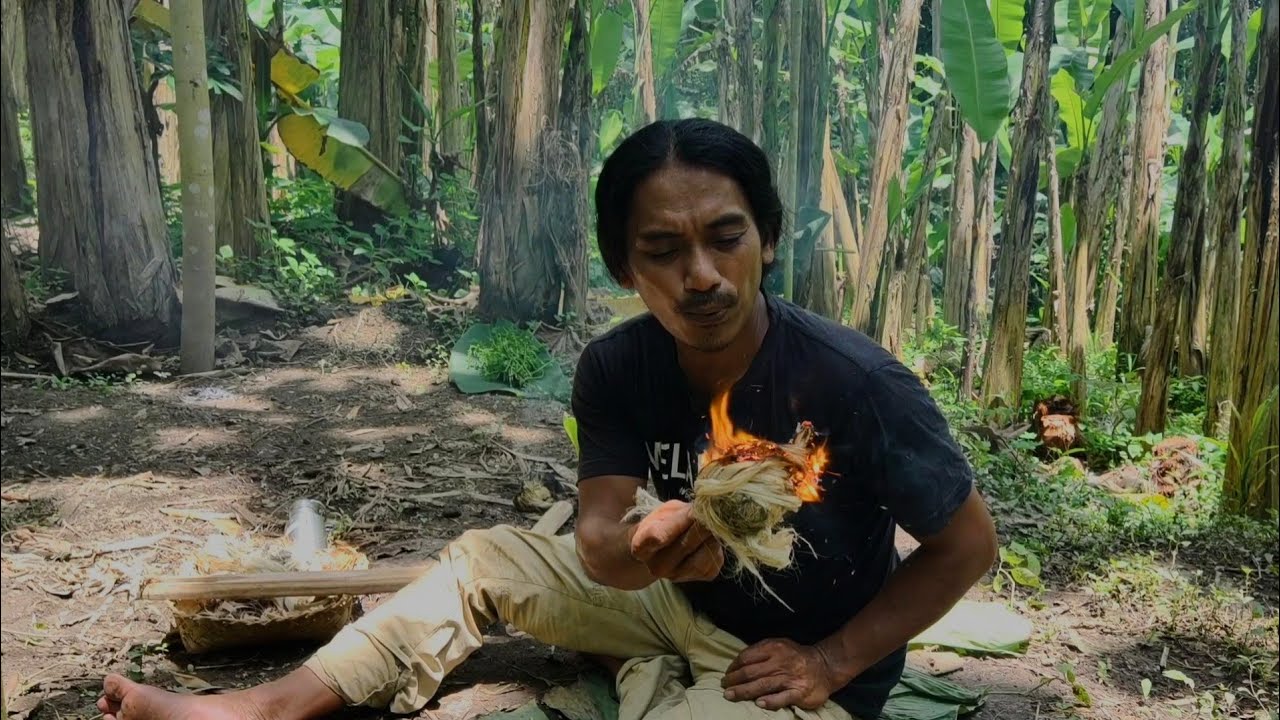 Body position to make fire using the Fire Plow method
