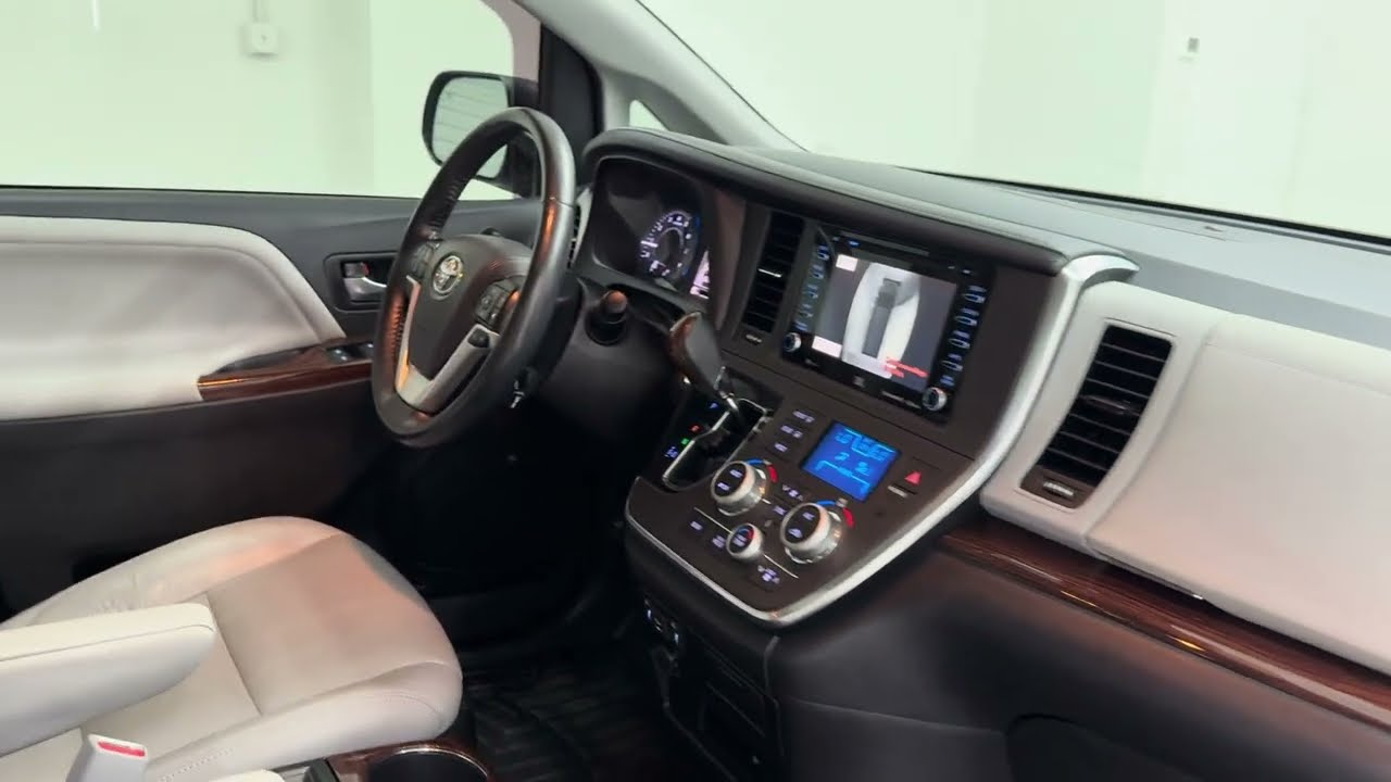 2019 Toyota Sienna Limited Premium Minivan 4D