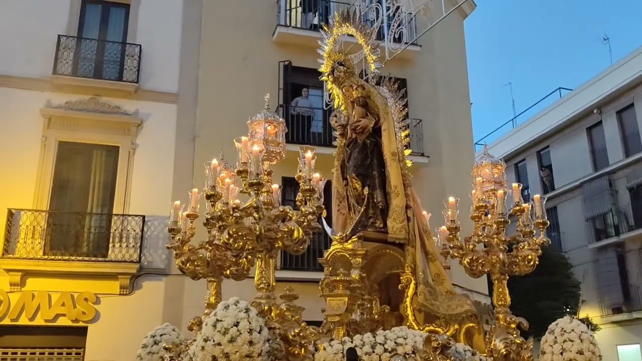 🔴🎥 Nuestra señora del Amparo por calle Reyes Católicos Glorias de Sevilla 2025 Salida procesiónal.