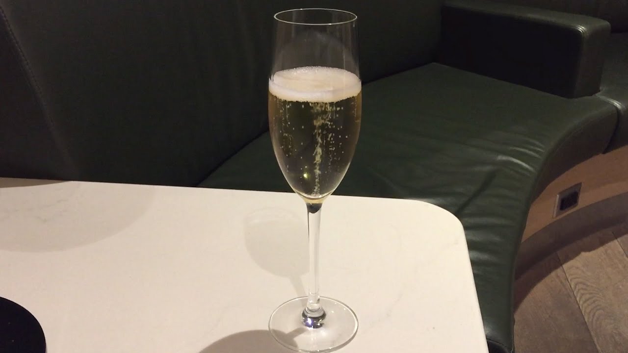 A Quiet Pause in the First Class Lounge at New York JFK Terminal 7