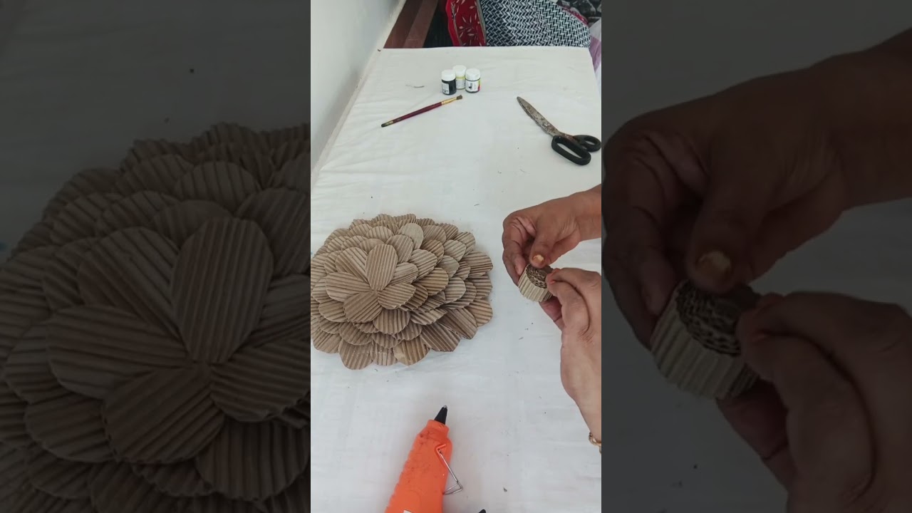 കാർബോർഡ് പെട്ടി എടുത്തിട്ട് ഓടി വായോ 