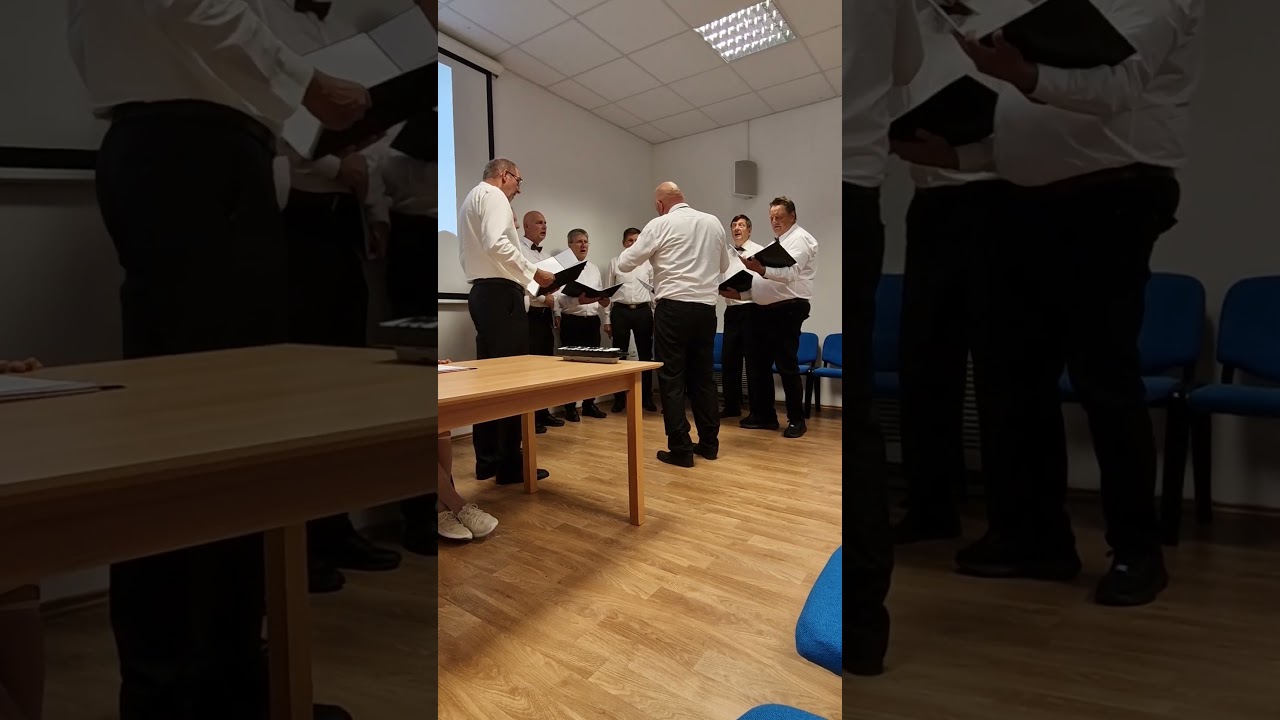 Nastop mo&scaron;ke vokalne skupine dru&scaron;tva Venček: Ko sodov ne 'blo