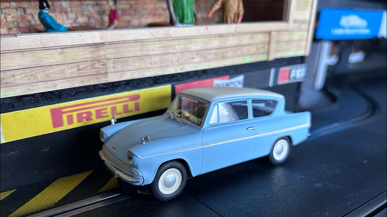 Обзор Scalextric Ford Anglia 105e | Иконка Гарри Поттера на трассе для игровых автоматов и общение
