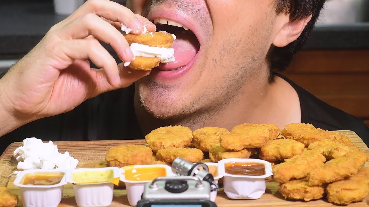 ASMR McDonalds 40 Chicken NUGGETS CHALLENGE *AuzSOME Austin's*  (EATING SOUNDS) | Nomnomsammieboy