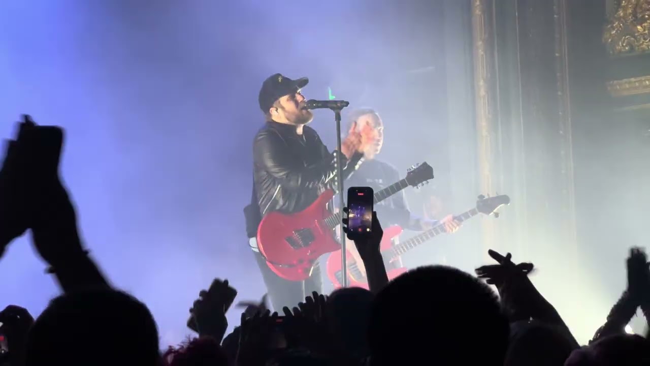 Fall Out Boy - Uma Thurman