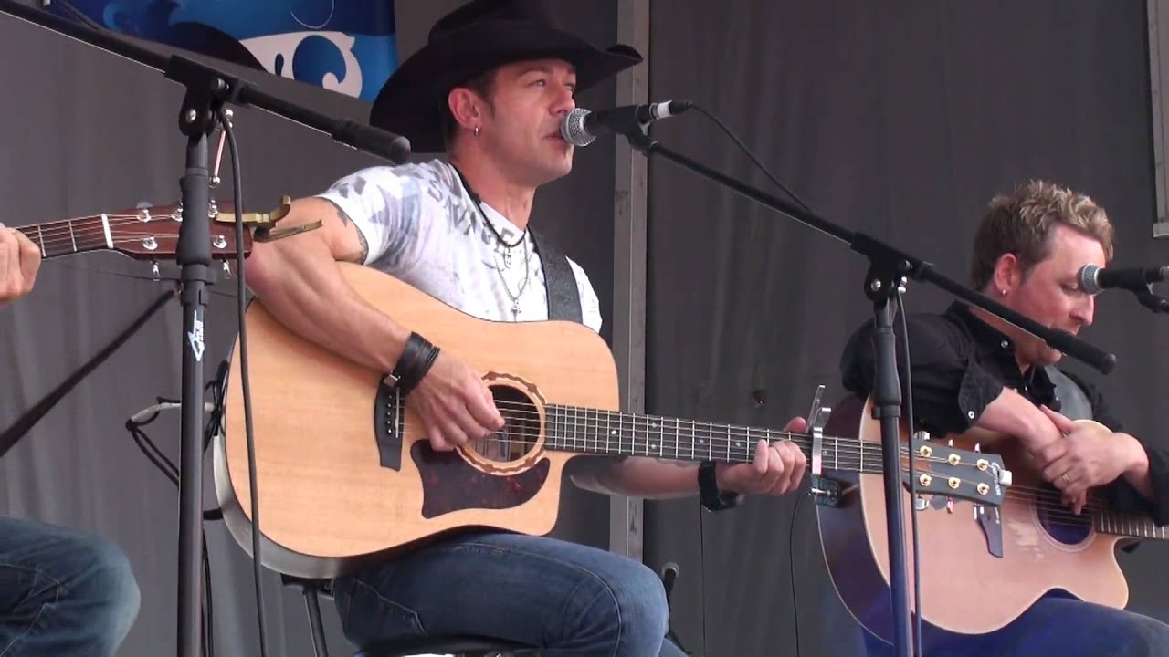 AARON PRITCHETT - HOLD MY BEER - CCMA - FANFEST - 2009 - VANCOUVER