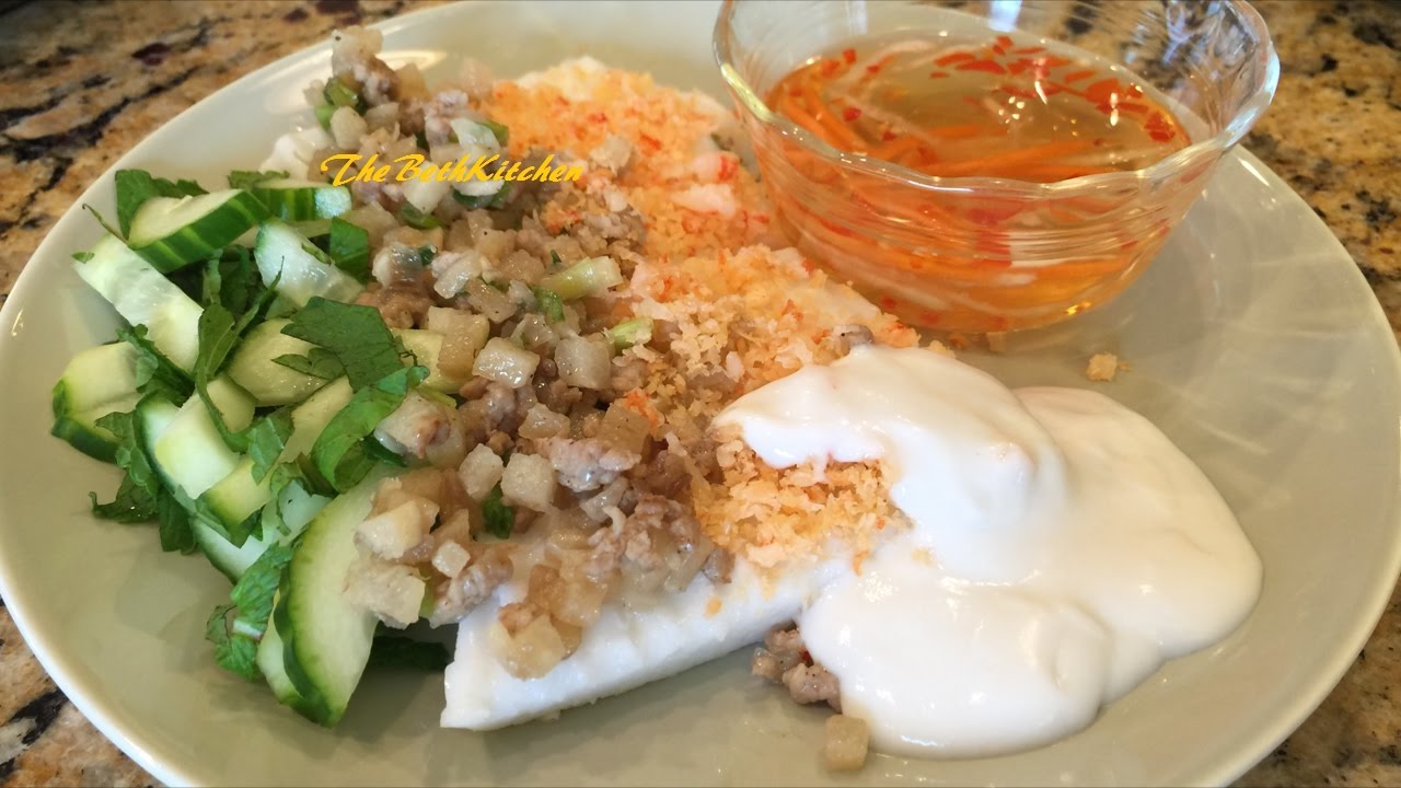 Bánh Đúc Tôm Thịt - Steamed Coconut Rice Cake with Shrimp and Pork