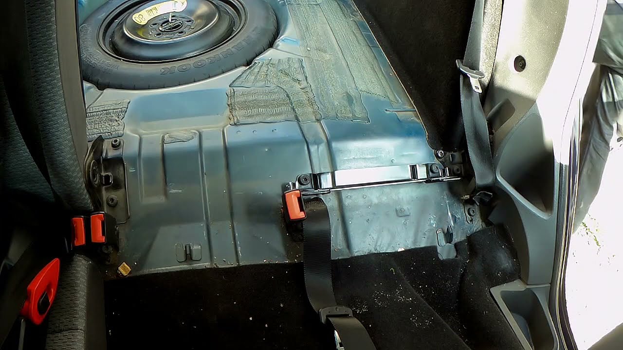 Ford Focus MK2/Montaż zestawu ISOFIX