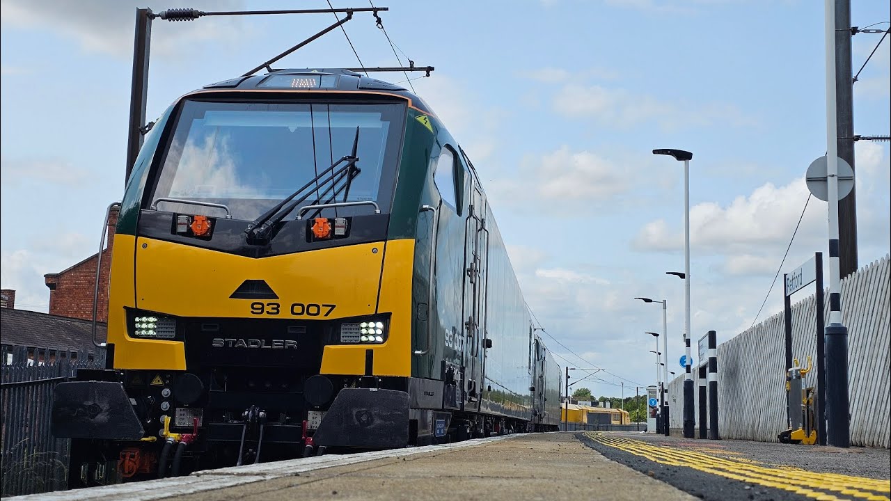 Trainspotting at Hatfield lane crossing & Retford station 46/25