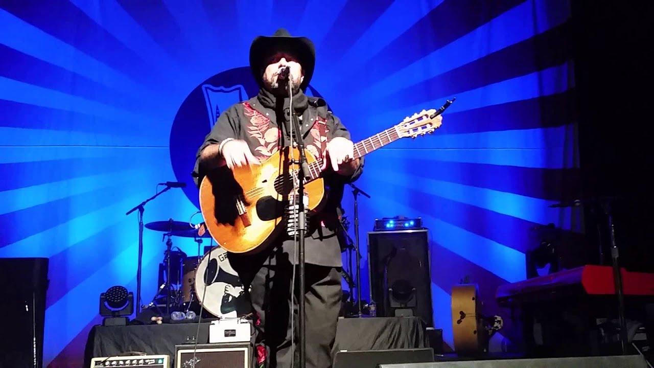 Raul Malo of Mavericks on Willie Nelson Tribute @ FONDA 03-05-15