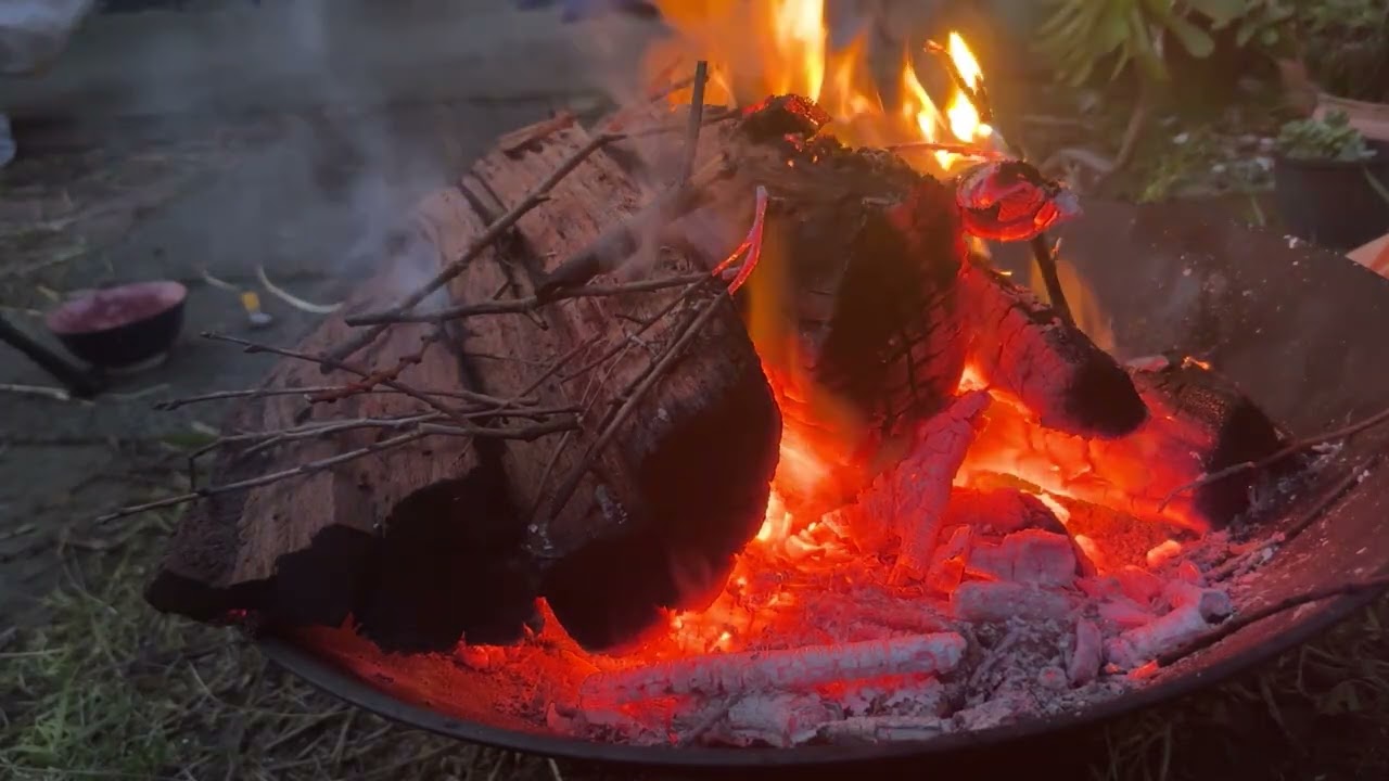 Fireside ambient acoustic guitar, add atmosphere to your room!
