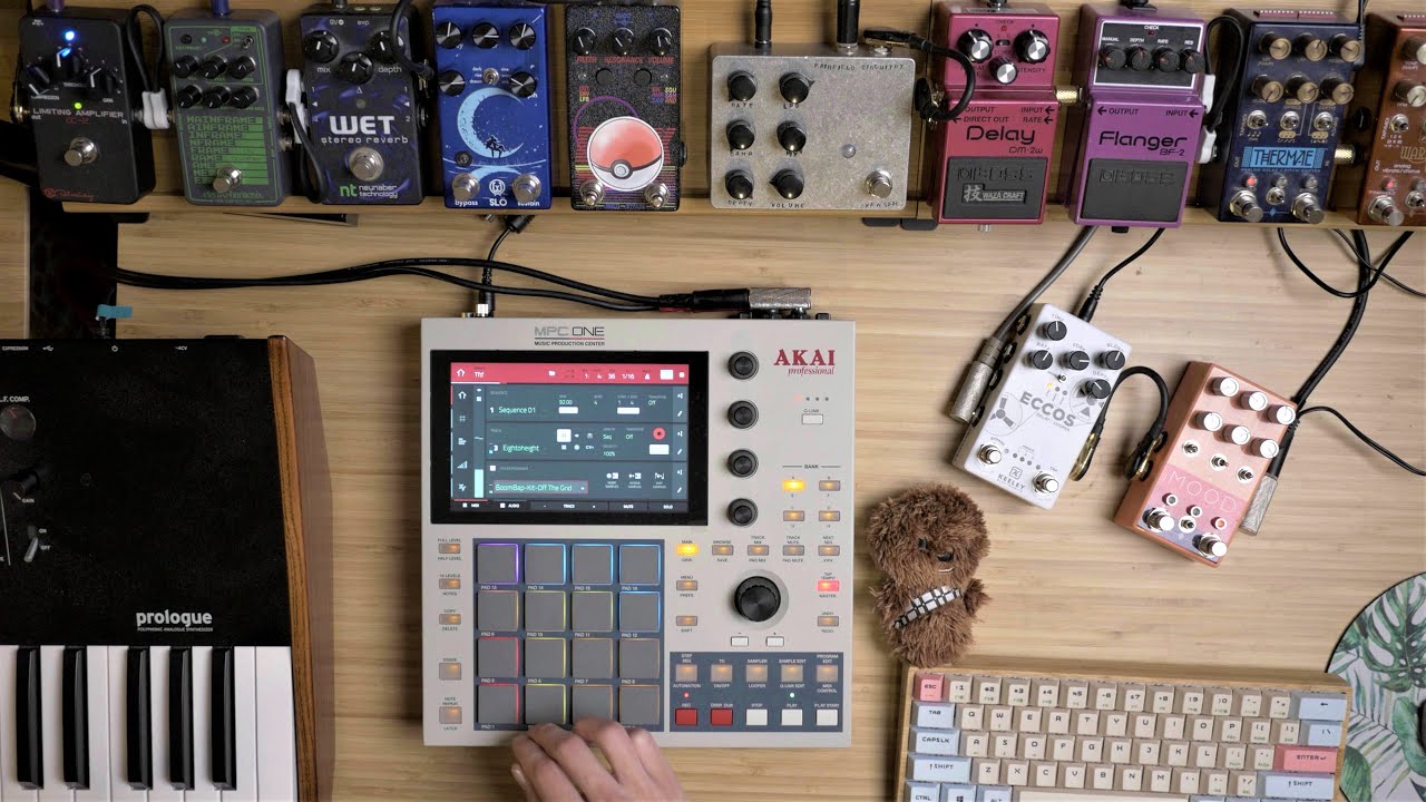 Sampling Jazz (Bill Evans) with the Akai MPC One RETRO & guitar pedals