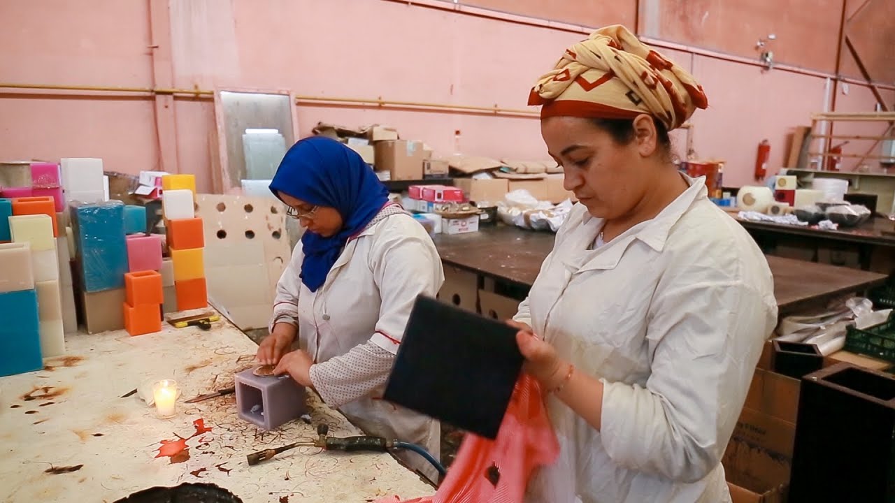 Tracking the trade gap between women and men