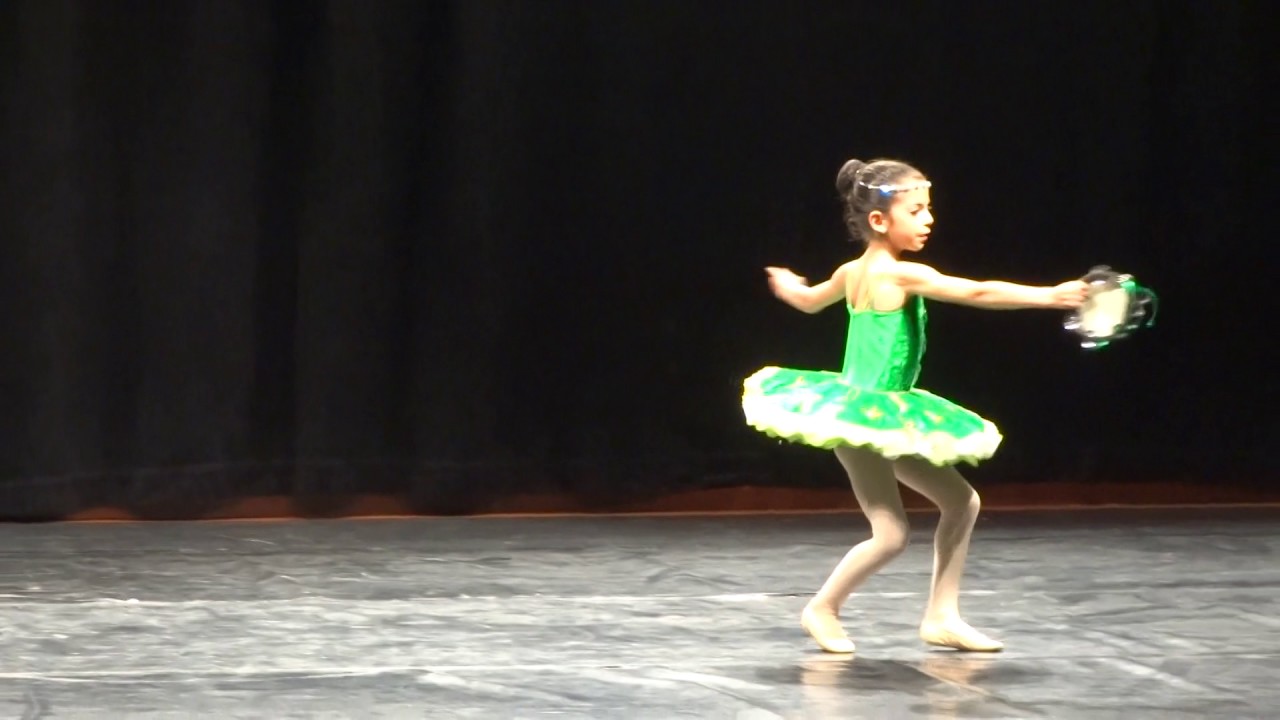 Rans Ballet (Lara Alves - 6 anos Esmeralda)