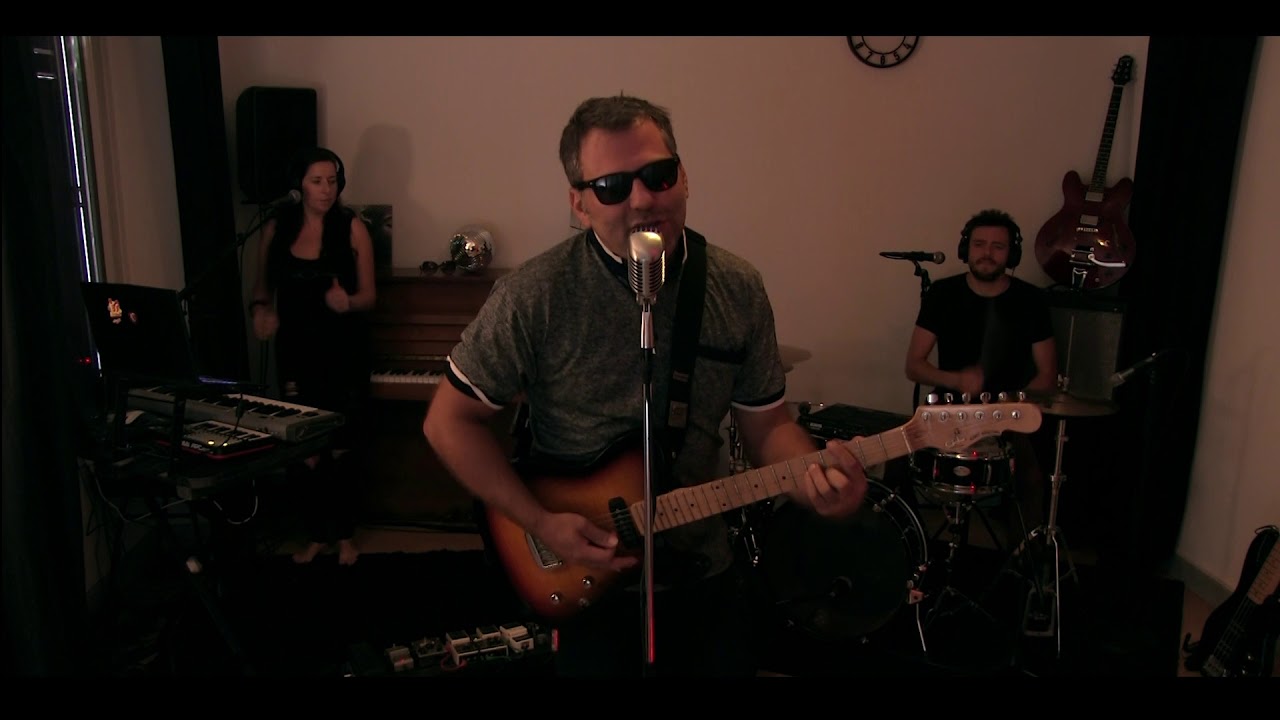 Freak Out : Funkytown (cover Lipps inc) mashup Bee gees "You should be dancing"