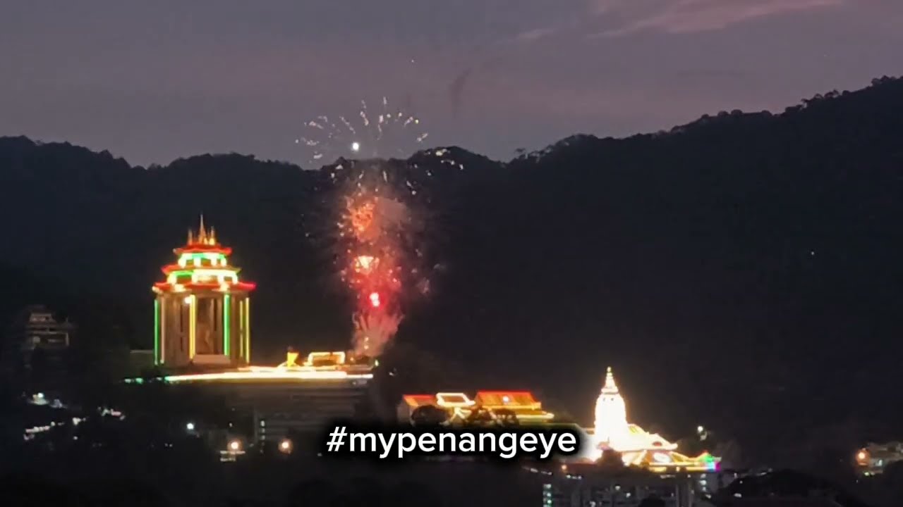 Kek Lok Si Temple Lighting Up for Chinese New Year 2026 | Year of the Horse Lantern Spectacle