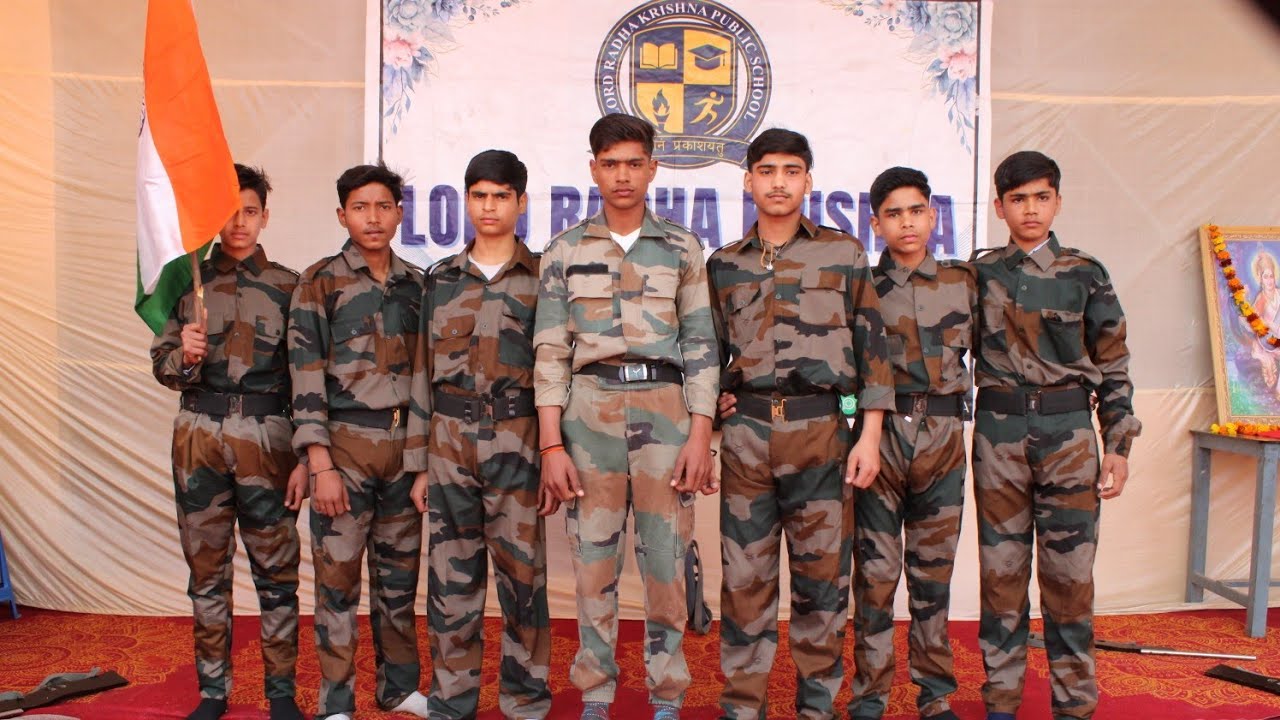 Patriotic Performance by Senior class students @lrkpskhurja #army #indianarmy #school #function 
