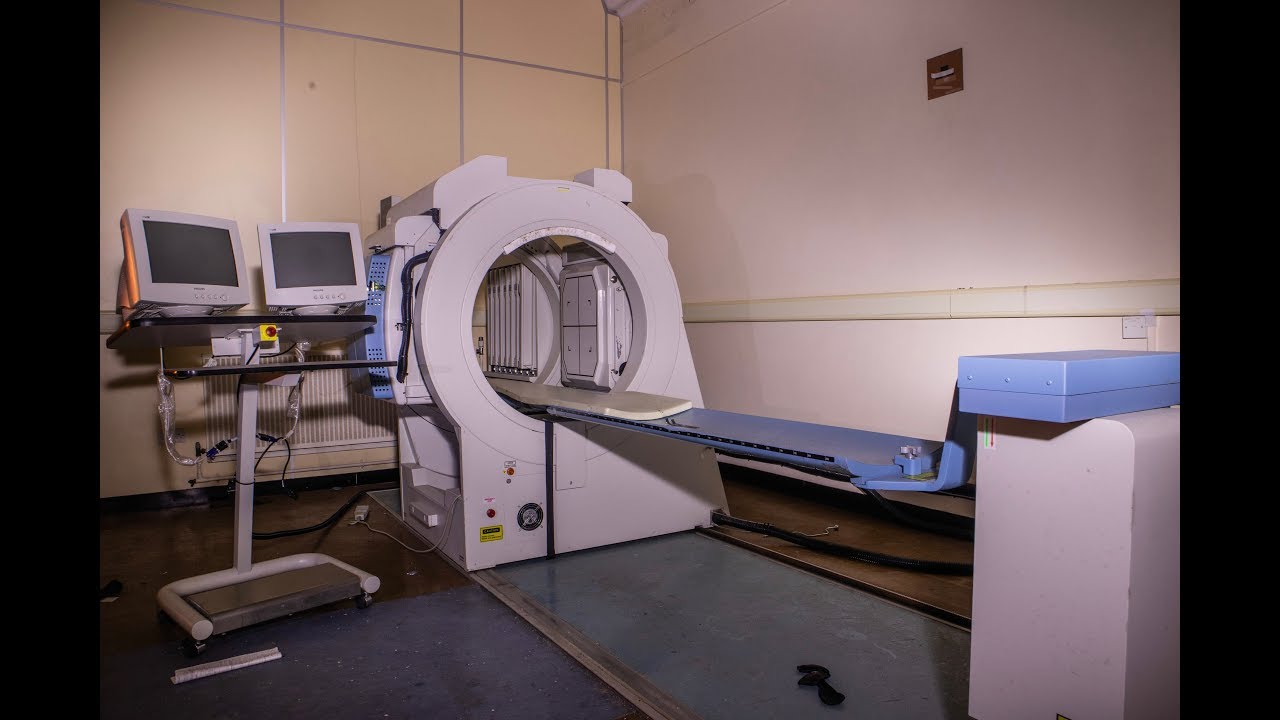 Massive Abandoned Hospital with Medical Equipment Remaining! - Urbex Lost Places UK