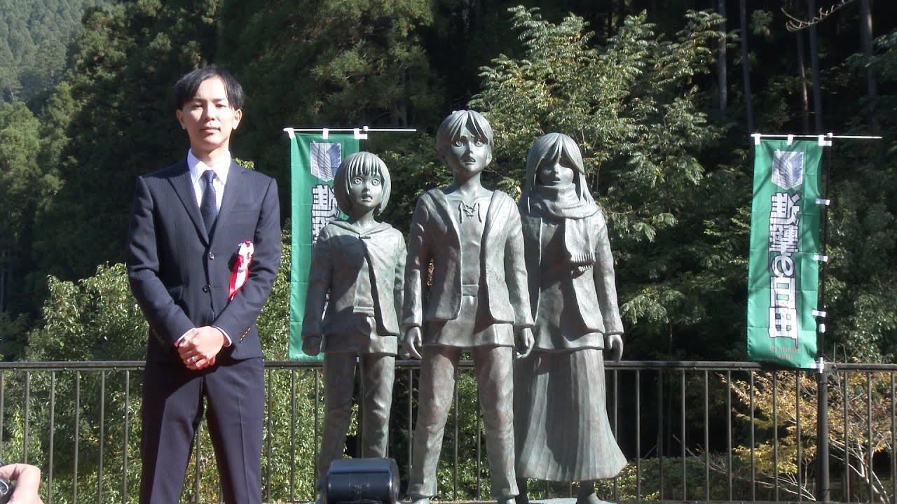 「進撃の巨人」３キャラクターの等身大銅像、大山ダムでお披露目