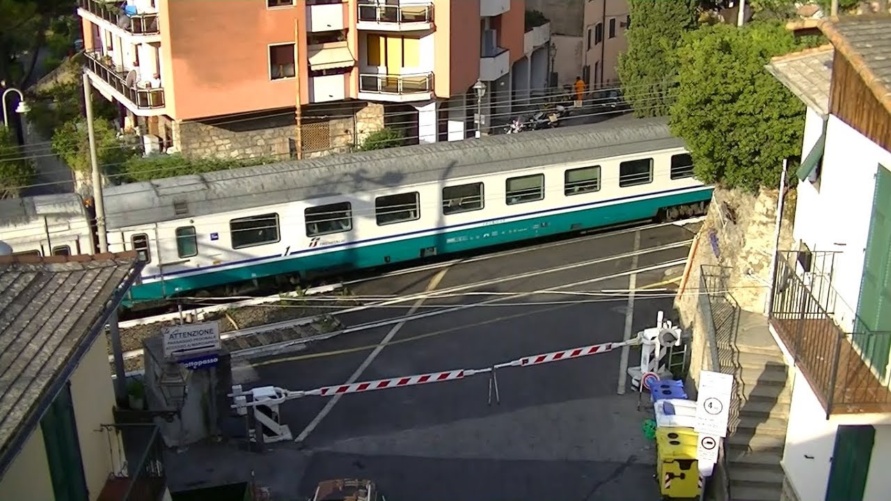 Spoorwegovergang Pontetto (I) // Railroad crossing // Passaggio a livello