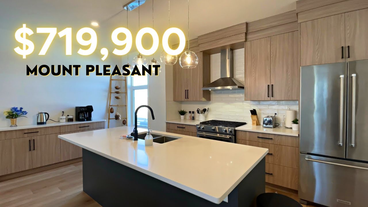 Tour this BRIGHT STUNNING $719,9000 inner city Townhouse in Mount Pleasant, Calgary