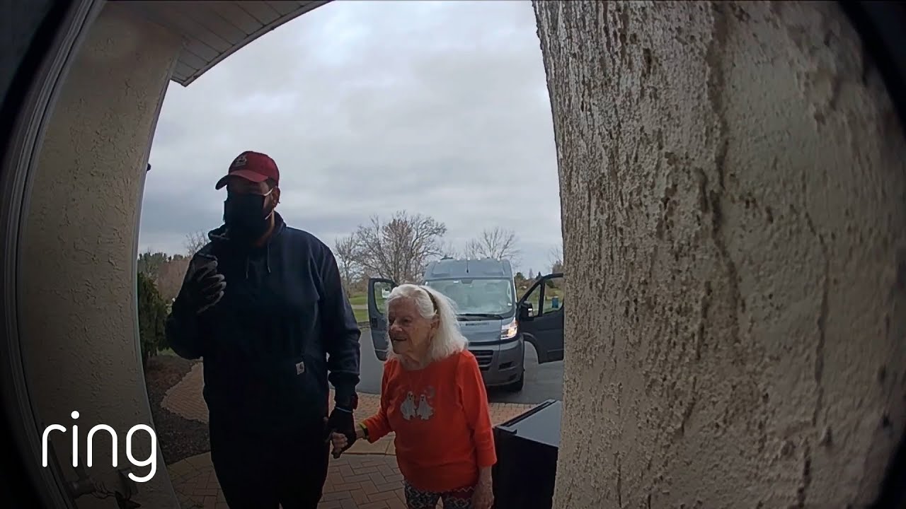 Amazon Driver Makes a Life-Saving Delivery⼁RingTV